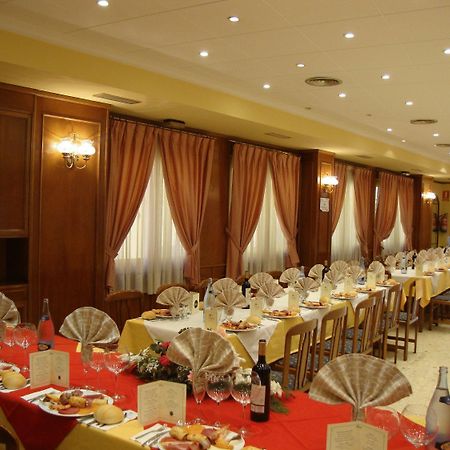 Hostal El Vegano Utiel Zewnętrze zdjęcie